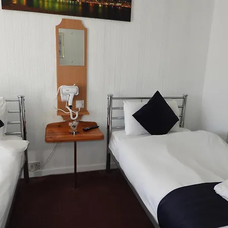 All Seasons Gatwick Guest House & Parking Horley  Exterior photo