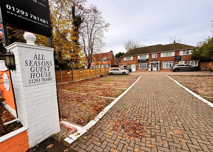 All Seasons Gatwick Guest House & Parking
