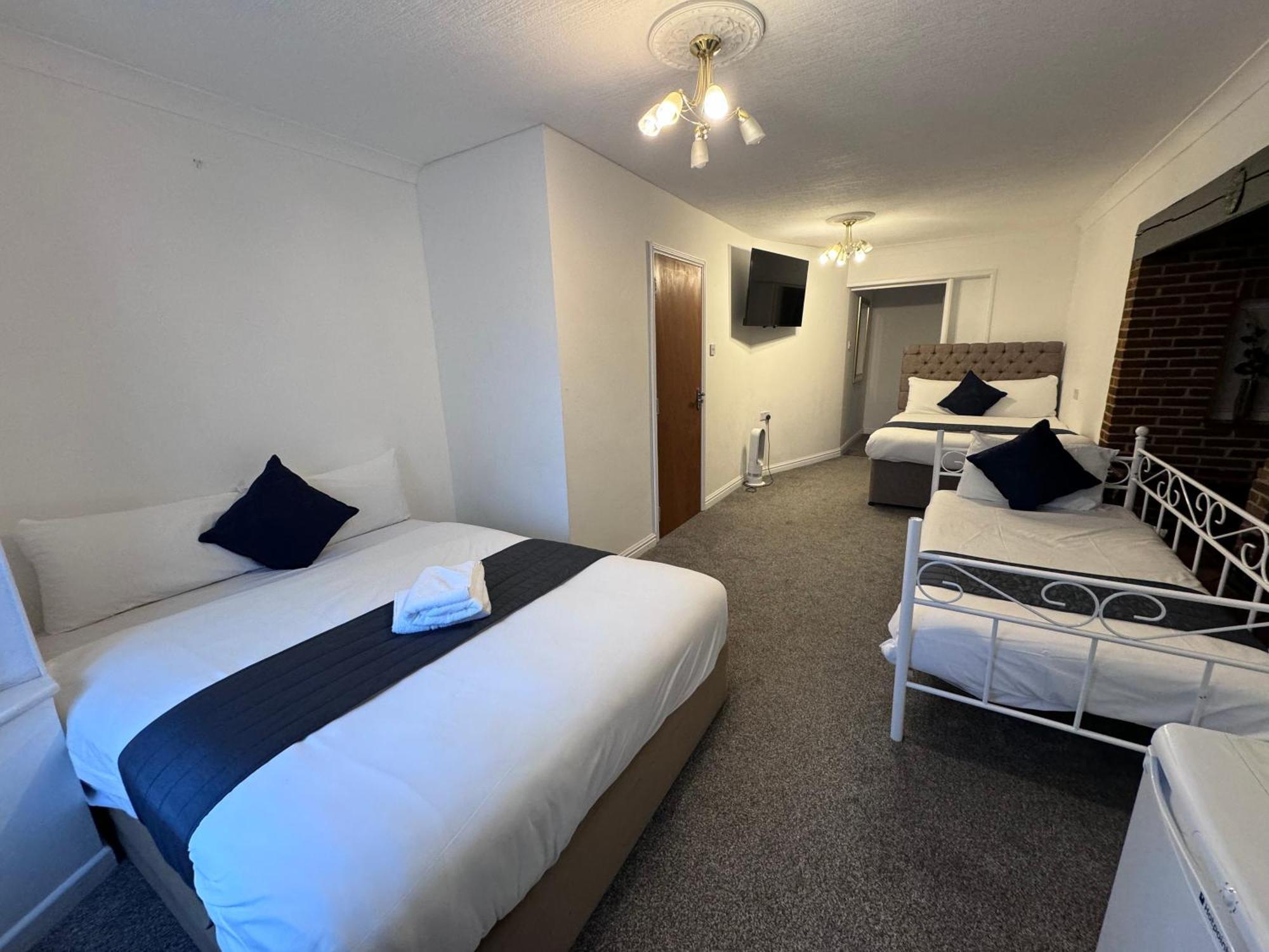Seasons Gatwick & Parking Pensión 3*