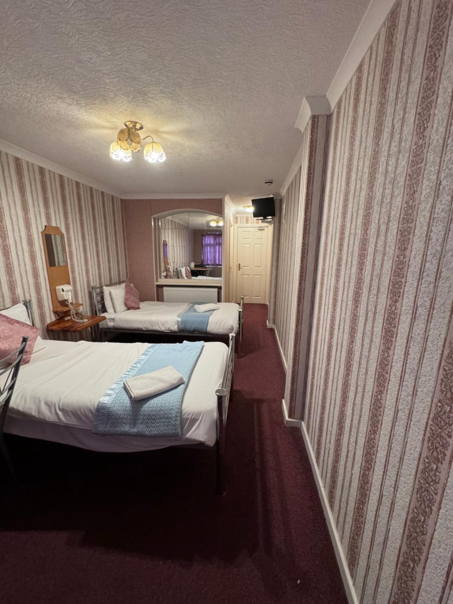 Pensión Seasons Gatwick & Parking Horley
