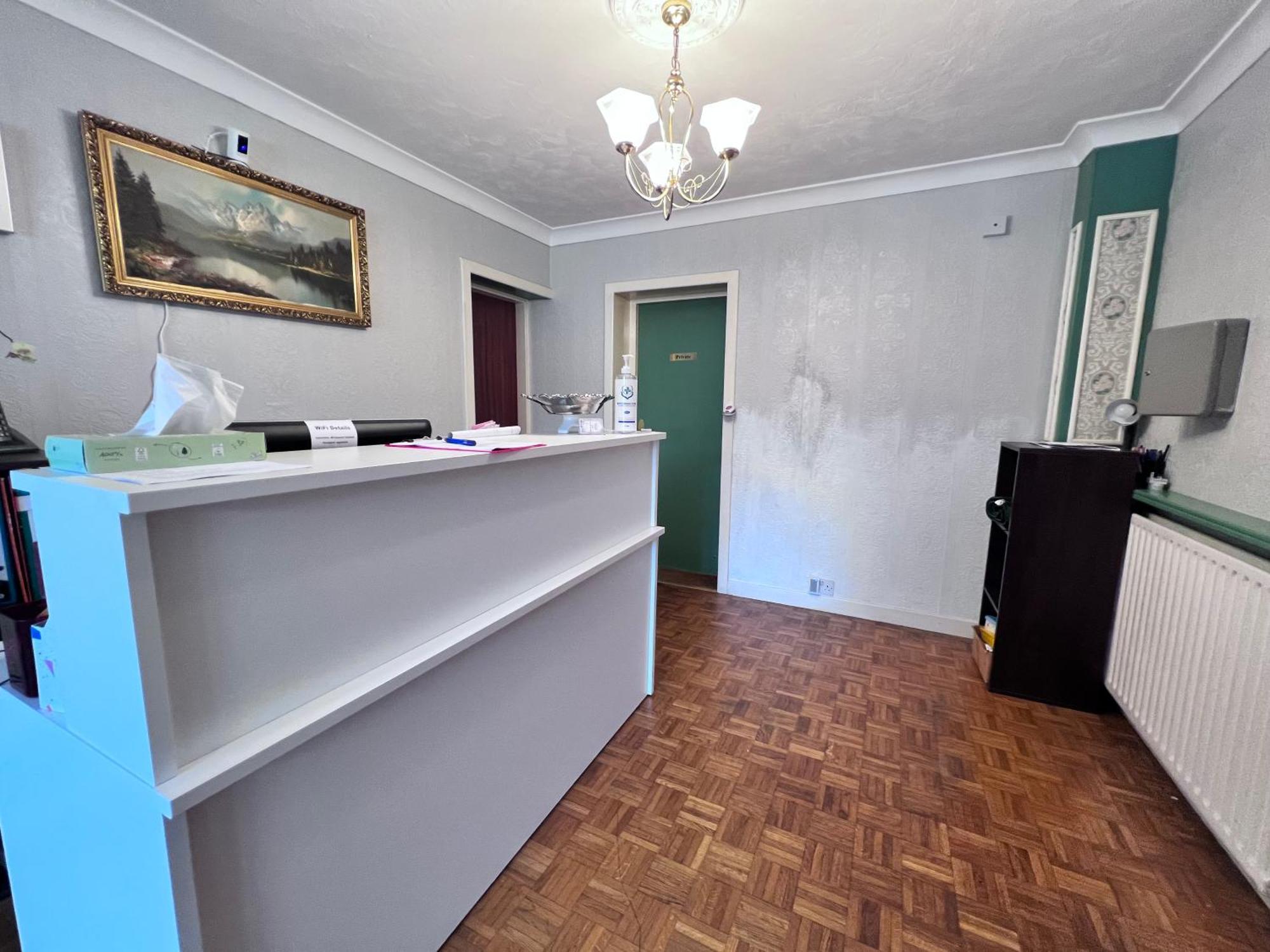 Seasons Gatwick & Parking Affittacamere Horley (Surrey)