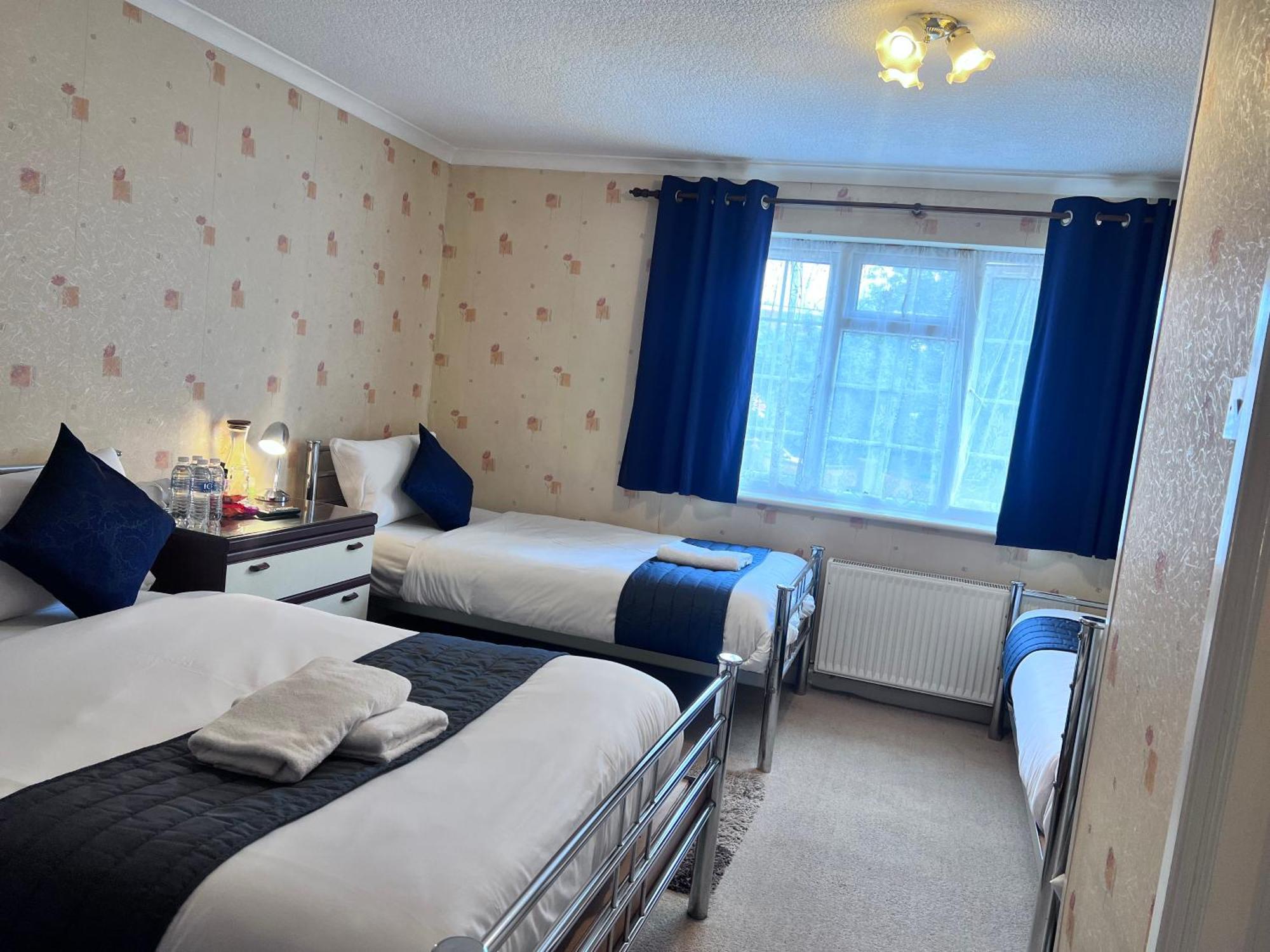 Seasons Gatwick & Parking Affittacamere