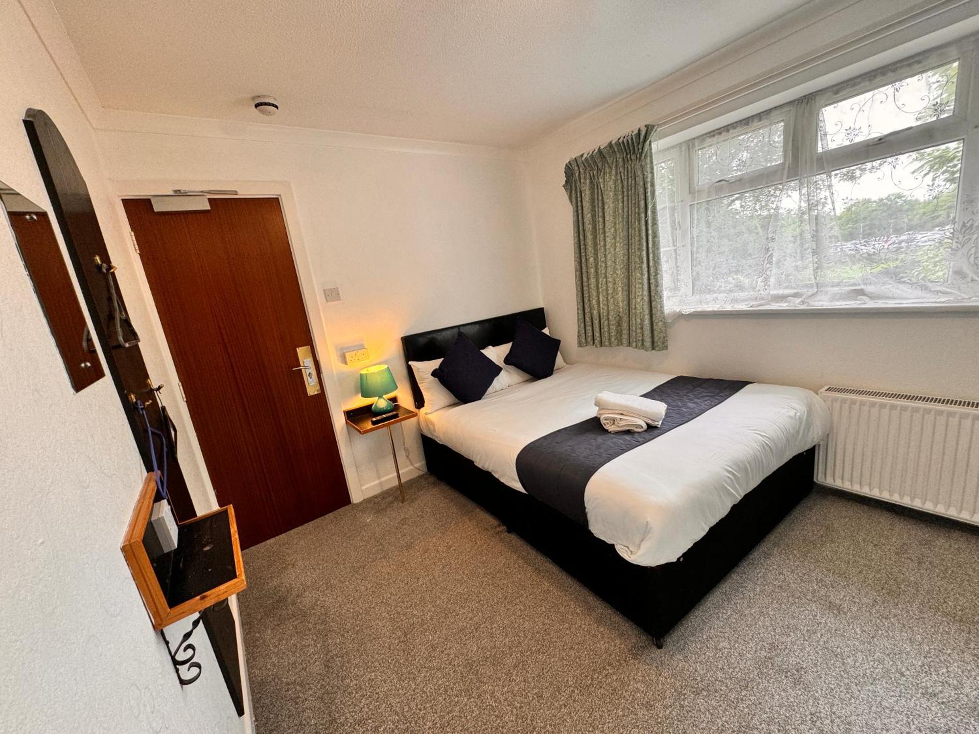 Pensión Seasons Gatwick & Parking Horley