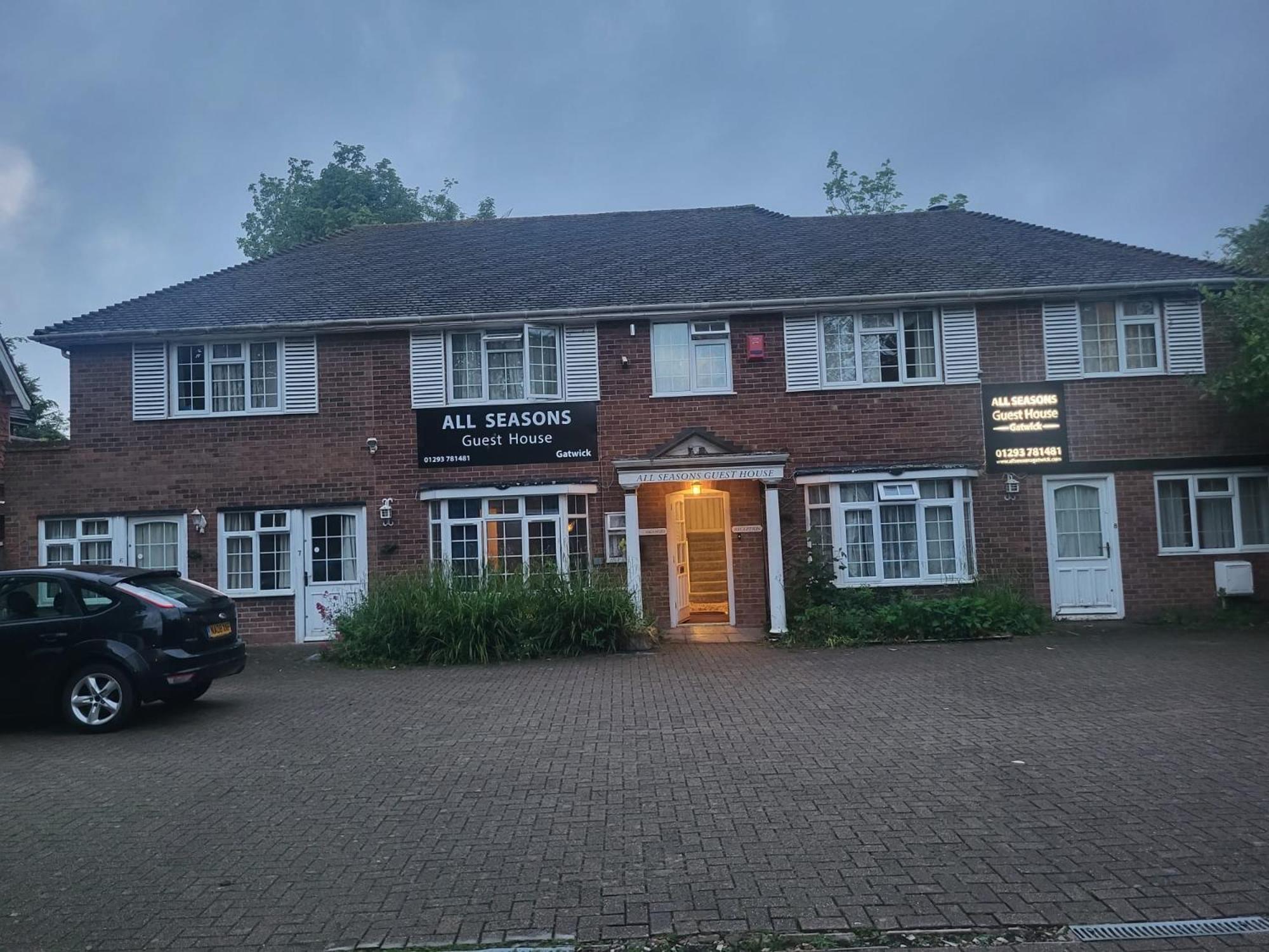 Seasons Gatwick & Parking 3*