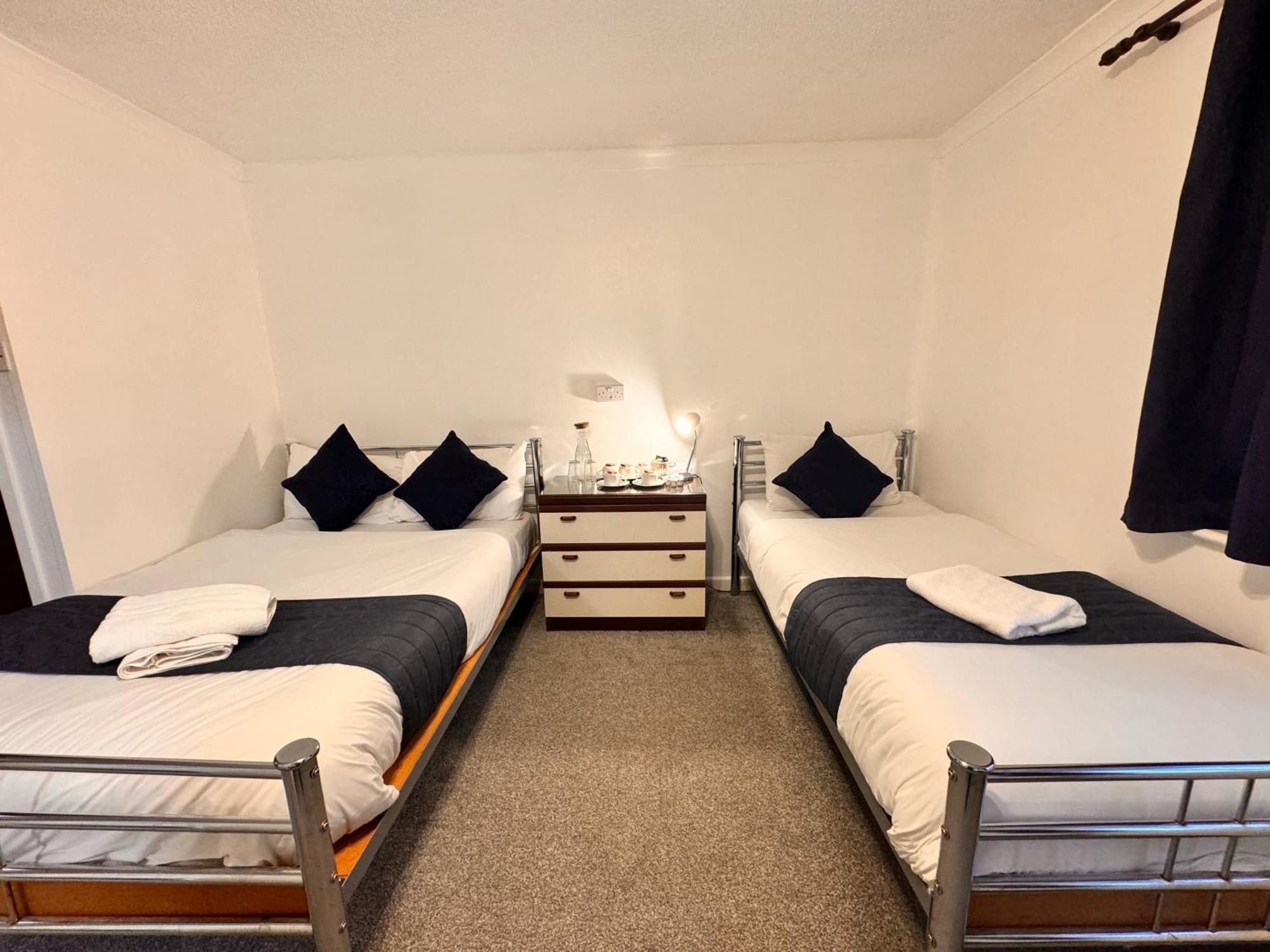 Seasons Gatwick & Parking 3* Horley (Surrey)